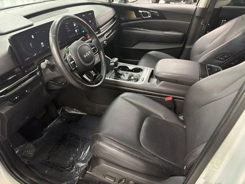 Used 2025 Kia Carnival SX Prestige FWD image 21