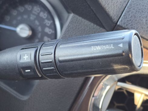 Used 2015 Ford F250 Lariat w/ Lariat Interior Package image 29