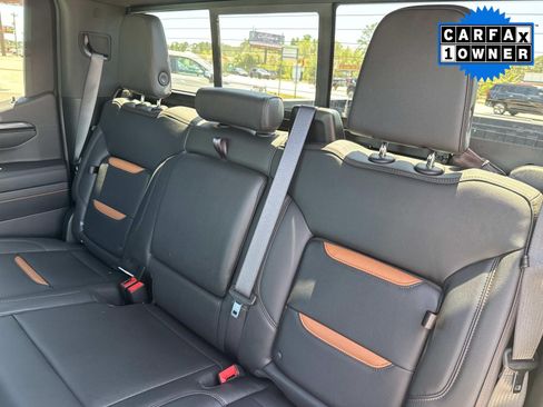Used 2025 GMC Sierra 1500 AT4 w/ AT4 Premium Package AWD/4WD image 17