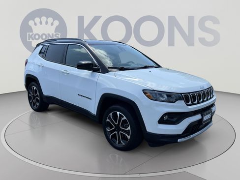 Used 2023 Jeep Compass Limited AWD/4WD image 10