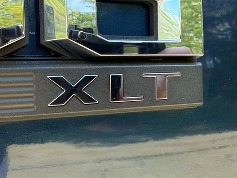Used 2018 Ford F150 XLT w/ Equipment Group 301A Mid AWD/4WD image 14