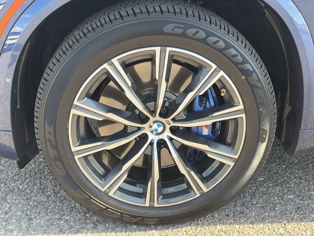 Used 2022 BMW X5 M50i AWD/4WD image 9