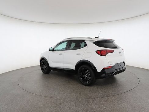 Used 2024 Buick Encore GX Sport Touring image 10