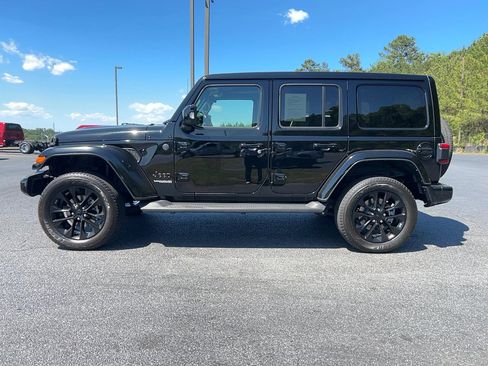 Used 2022 Jeep Wrangler Unlimited Sahara image 8