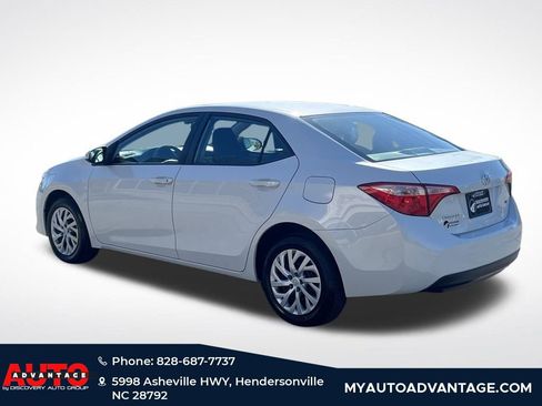 Used 2018 Toyota Corolla LE image 2