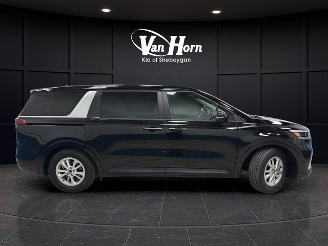 Used 2024 Kia Carnival LX FWD image 8