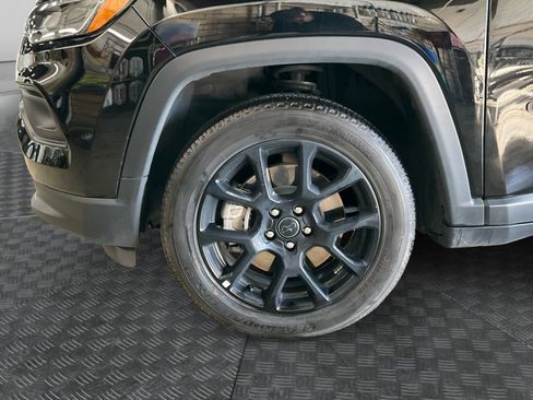 Used 2025 Jeep Compass Latitude w/ Altitude Special Edition AWD/4WD image 16