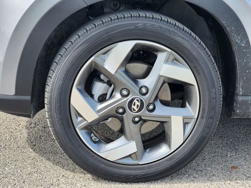 Used 2025 Hyundai Venue SEL FWD image 10