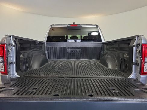 Used 2022 RAM 1500 Big Horn RWD image 24