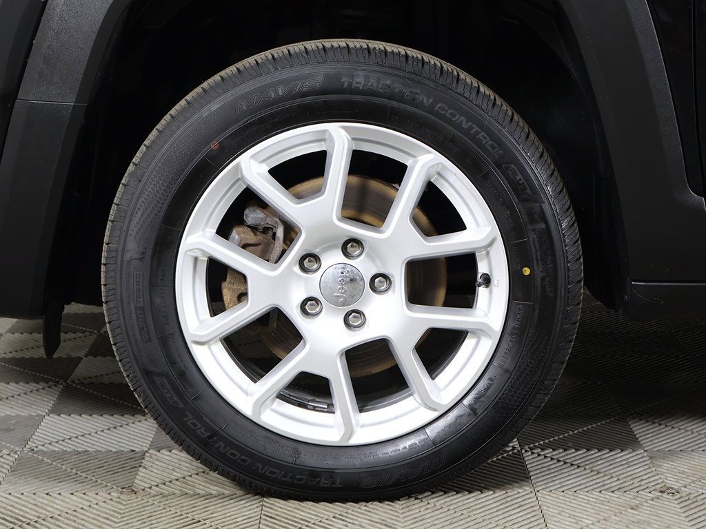 Used 2019 Jeep Renegade Latitude AWD/4WD image 18