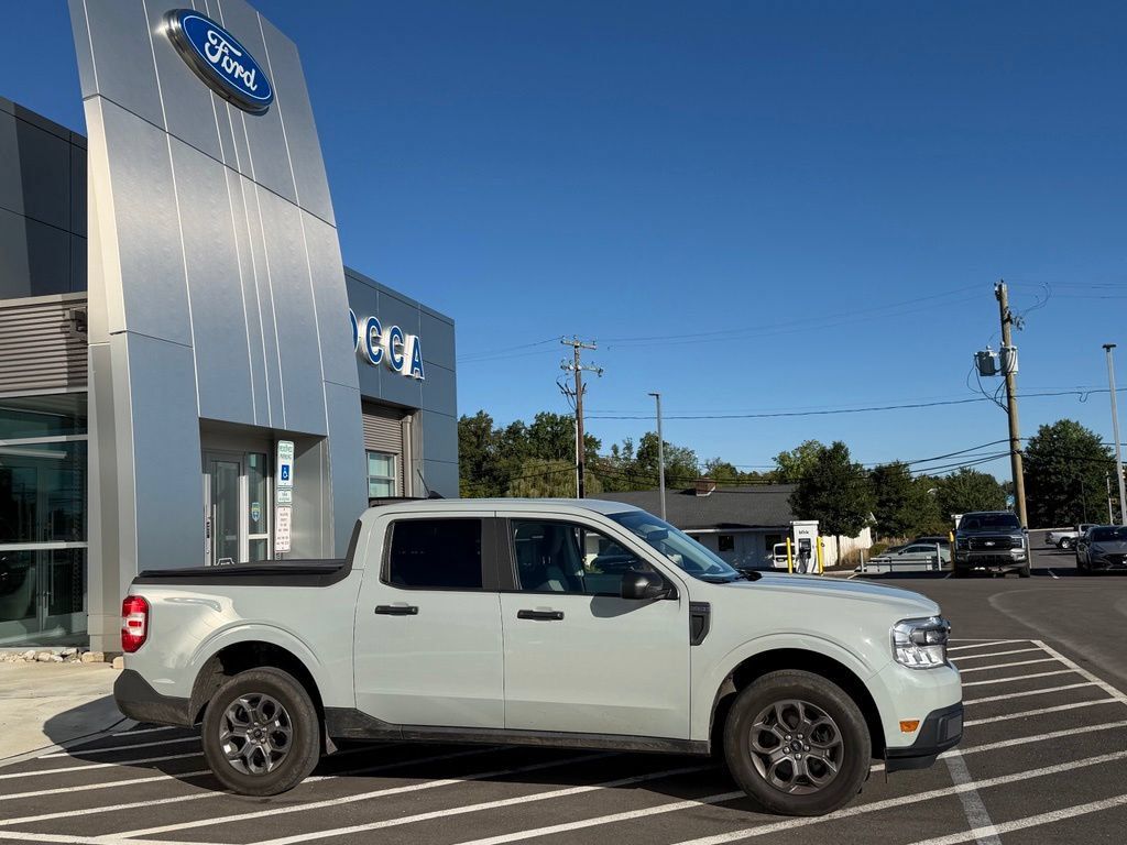 Used 2023 Ford Maverick XLT FWD image 4