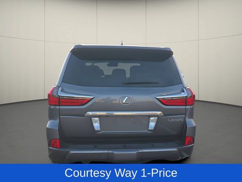 Used 2016 Lexus LX 570 4WD w/ Luxury Package image 8