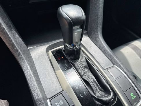 Used 2019 Honda Civic EX image 17