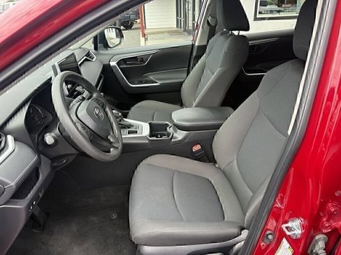 Used 2025 Toyota RAV4 LE AWD/4WD image 11