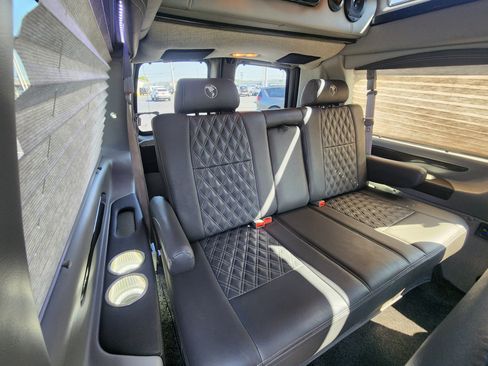Used 2022 GMC Savana 2500 w/ Enhanced Convenience Package RWD image 7