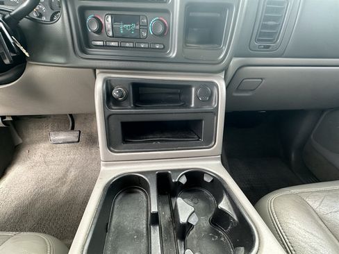Used 2005 Chevrolet Tahoe LS w/ Preferred Equipment Group AWD/4WD image 24