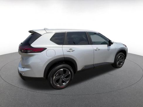 Used 2025 Nissan Rogue SV FWD image 14