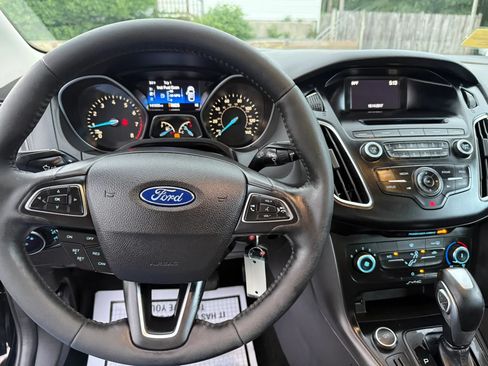 Used 2016 Ford Focus SE w/ Equipment Group 201A FWD image 24