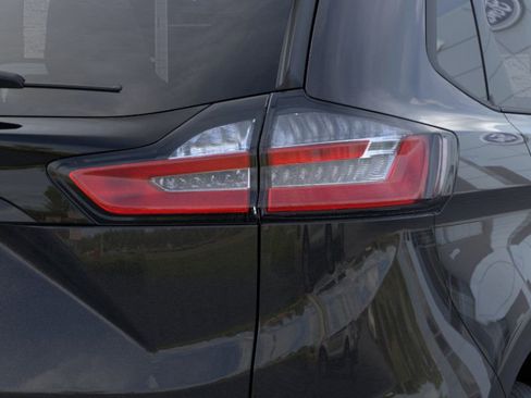 Used 2024 Ford Edge SE image 21