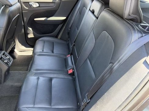Used 2019 Volvo XC40 T4 Inscription FWD image 18