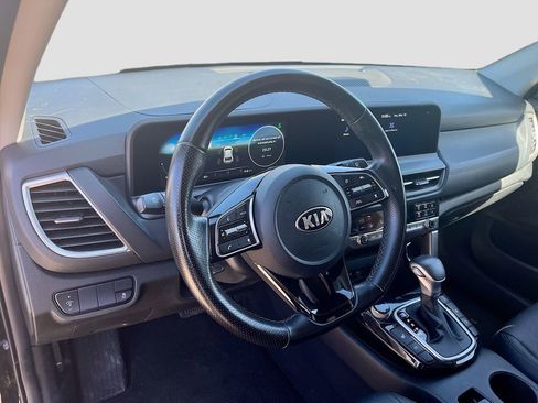 Used 2024 Kia Seltos SX AWD/4WD image 9