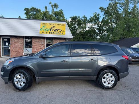 Used 2011 Chevrolet Traverse LS FWD image 11