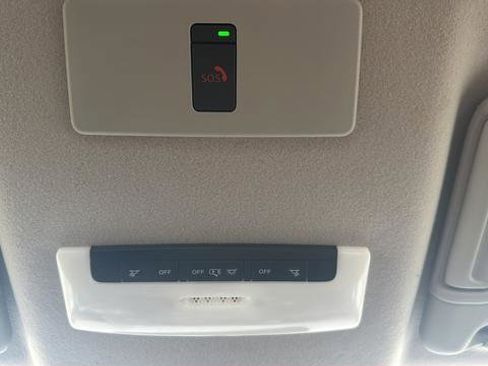 Used 2024 Nissan Versa SR image 31