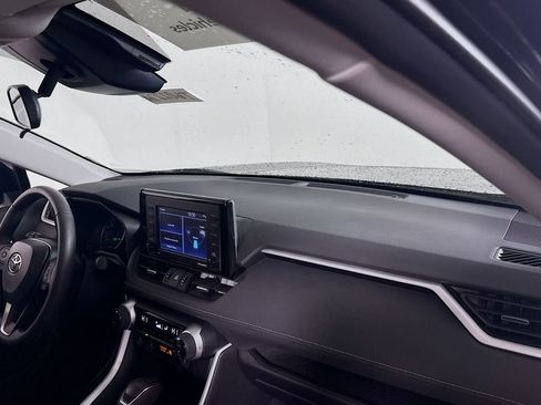 Certified 2022 Toyota RAV4 XLE Premium image 6