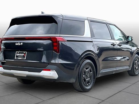 Used 2025 Kia Carnival FWD image 13