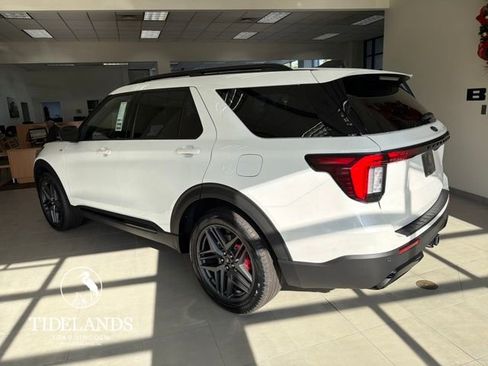 New 2026 Ford Explorer ST-Line w/ ST-Line Street Pack image 6