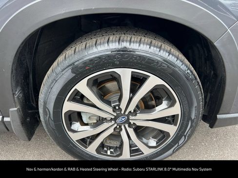 Used 2024 Subaru Forester Limited AWD/4WD image 12