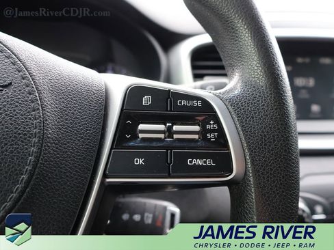 Used 2020 Kia Sorento LX image 27