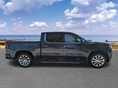 Used 2021 Chevrolet Silverado 1500 High Country w/ Technology Package AWD/4WD image 9