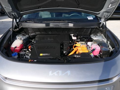 Used 2023 Kia Niro EX image 26