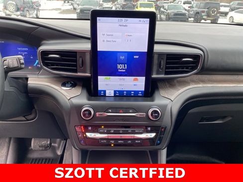 Used 2020 Ford Explorer Platinum w/ Premium Technology Package image 30