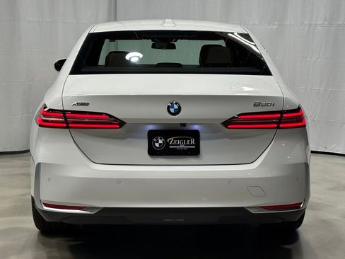 Used 2026 BMW 530i xDrive w/ Premium Package AWD/4WD image 5