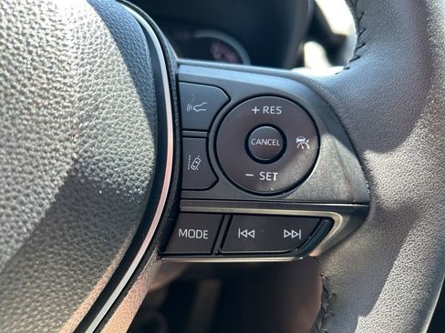 Used 2023 Toyota RAV4 XLE Premium image 21