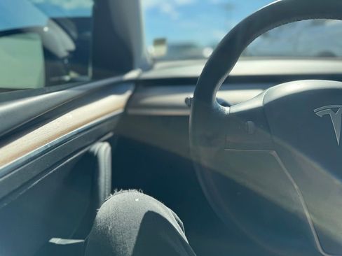 Used 2024 Tesla Model Y Long Range image 8