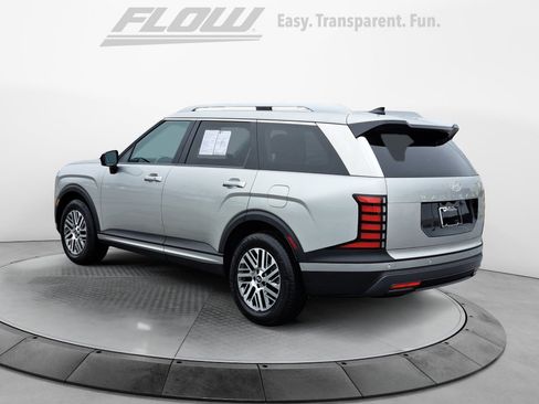 Used 2026 Hyundai Palisade SEL FWD image 6