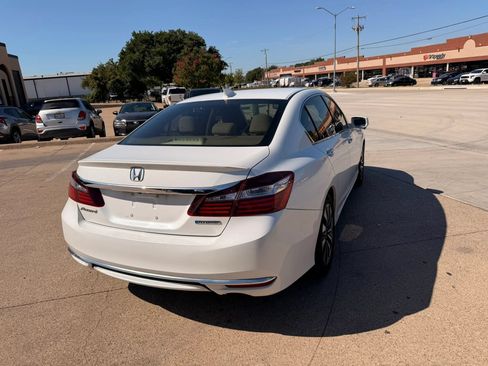 Used 2017 Honda Accord EX-L image 5