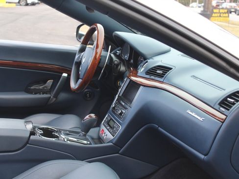 Used 2010 Maserati GranTurismo image 18