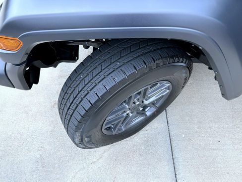Used 2025 Jeep Wrangler Unlimited Sport AWD/4WD image 23