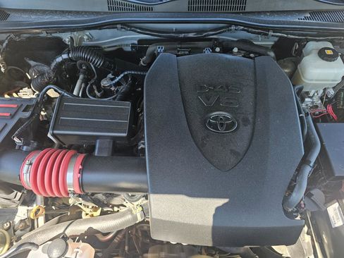 Used 2019 Toyota Tacoma TRD Off-Road AWD/4WD image 29