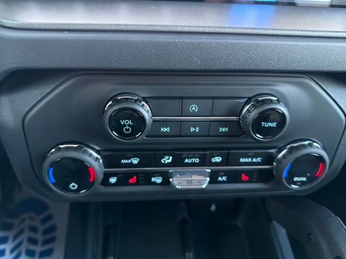 New 2025 Ford Bronco Badlands AWD/4WD image 38