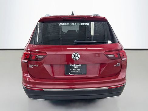 Used 2018 Volkswagen Tiguan SEL AWD/4WD image 8