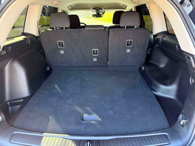 Used 2022 Jeep Grand Cherokee Laredo w/ Luxury Tech Group I AWD/4WD image 10