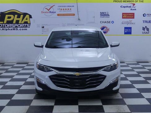 Used 2024 Chevrolet Malibu LS w/ Driver Confidence Package FWD image 2