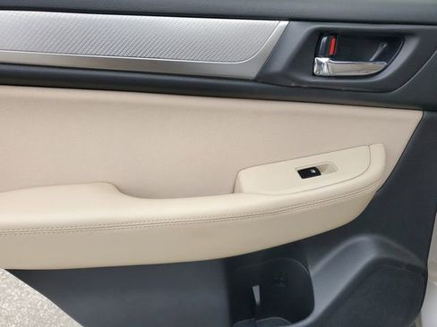 Used 2019 Subaru Outback 2.5i Premium image 15