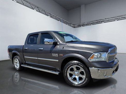 Used 2017 RAM 1500 Laramie w/ Convenience Group AWD/4WD image 25