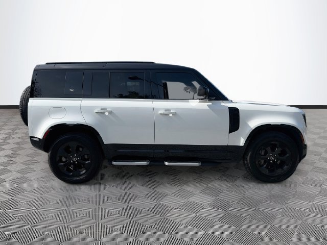 Used 2023 Land Rover Defender 110 X-Dynamic SE AWD/4WD image 7